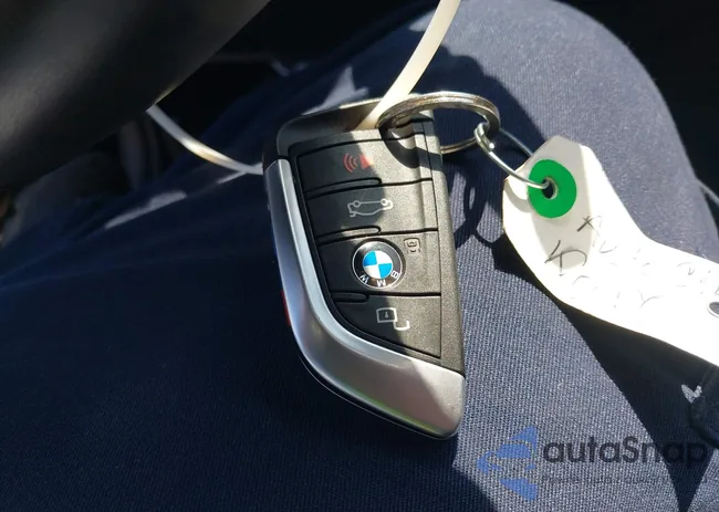 WBA53AT04MCG60058: 42638161