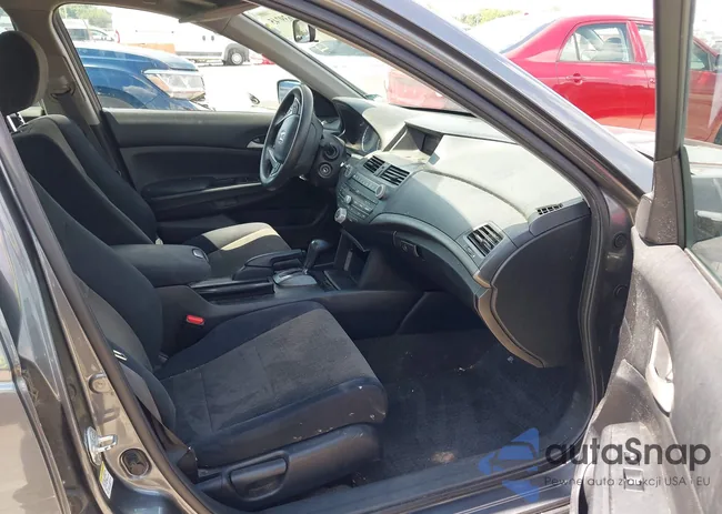 1HGCP2F42AA178603: 42639745