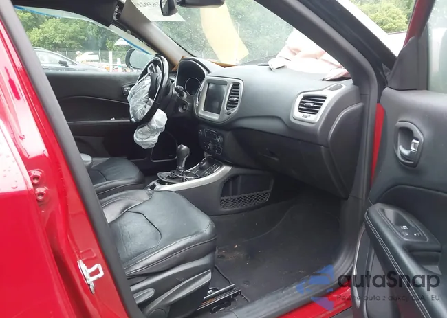 3C4NJDCB4LT196992: 42639219