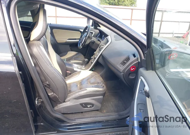 YV4902DZ1B2196479: 42639253