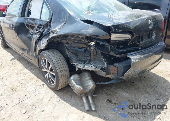 3VWD67AJXGM258045: 42640618