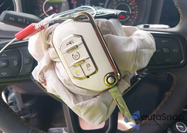 1C4PJXDG2RW247817: 42640632