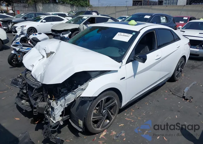 KMHLR4AF4NU271958: 42640802