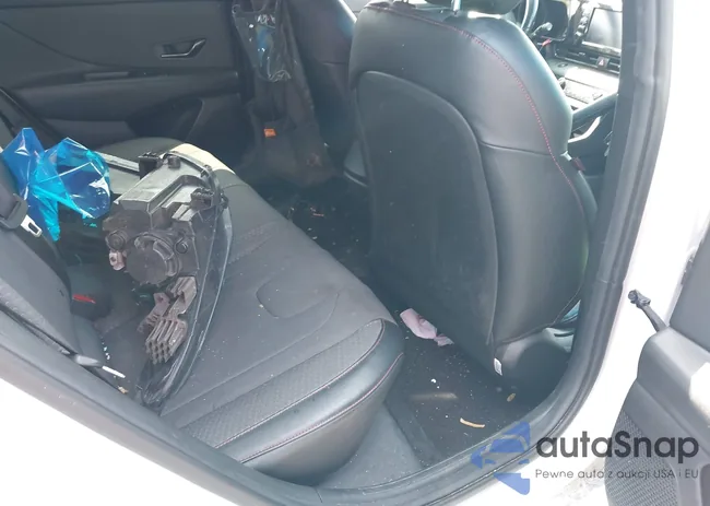 KMHLR4AF4NU271958: 42640802