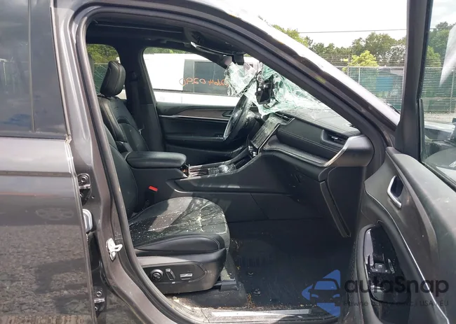 1C4RJKDG4M8148070: 42640290