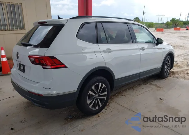 3VV1B7AX6NM070790: 42641828