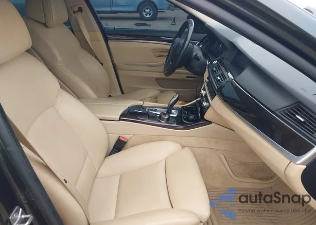 WBAFR9C53BC618293: 42641838