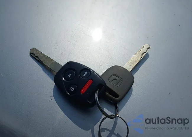 2HGFB2F58DH584430: 42641294