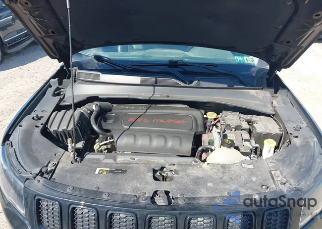 3C4NJDBB9JT298917: 42642455