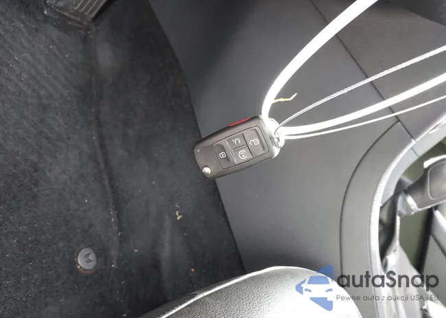 1VWBA7A37JC015793: 42642457