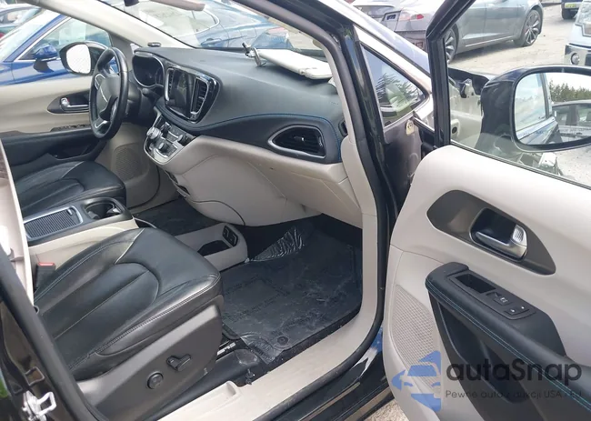 2C4RC1L75MR581309: 42642618