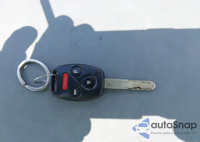 1HGCP3F86AA004977: 42642863