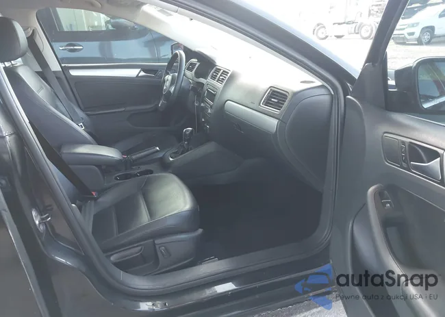 3VWDX7AJ8DM215350: 42642122