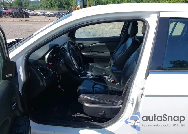 1C3CCBCG8DN522557: 42642222