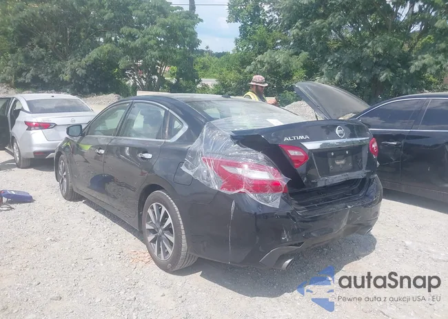 1N4AL3AP2JC195131: 42642347