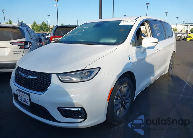 2C4RC1L78NR156748: 42643775