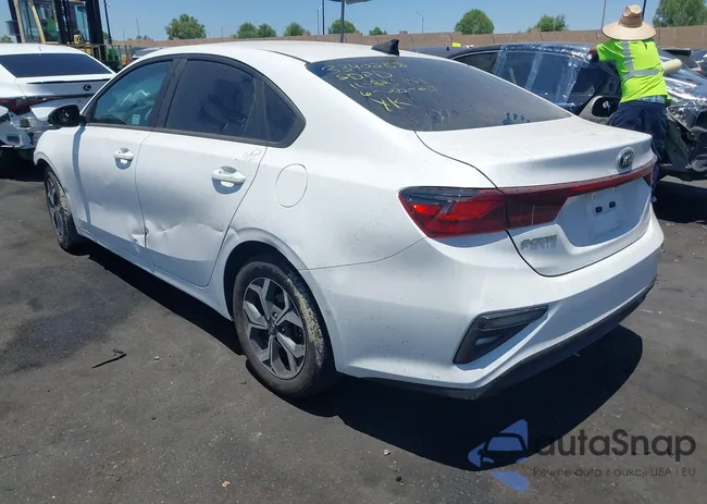 3KPF24AD8ME403914: 42643903