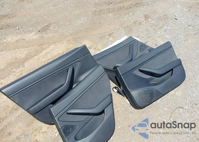 5YJ3E1EC4LF791808: 42644379