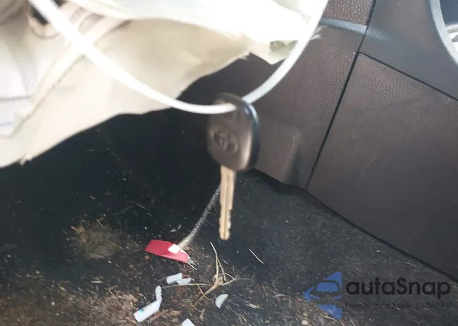 2T1BURHE2EC214745: 42645389