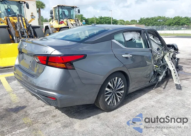 1N4BL4DV7RN362331: 42645641