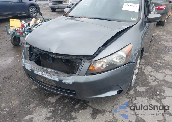 1HGCP2F70AA114635: 42645832