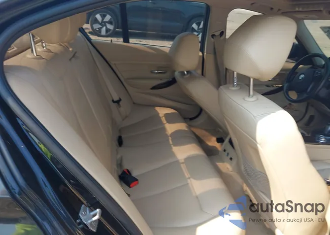 WBA3B5G59DNS01519: 42645002