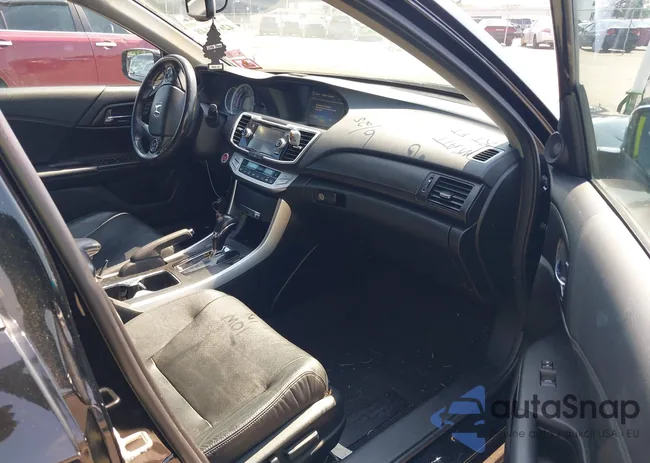 1HGCR2F82FA141376: 42645148