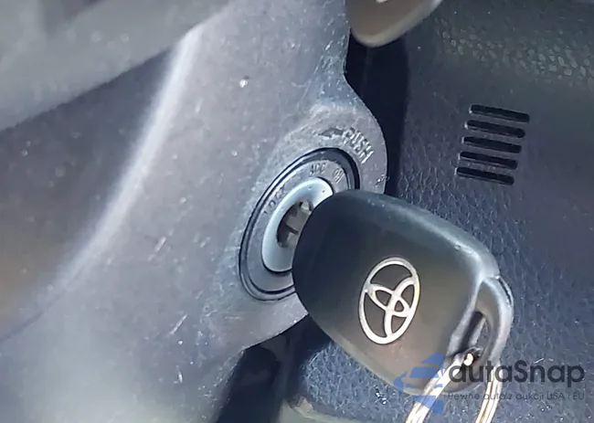 2T1BURHE8FC264213: 42646133