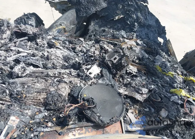 W1KEG2BBXPF019602: 42647348