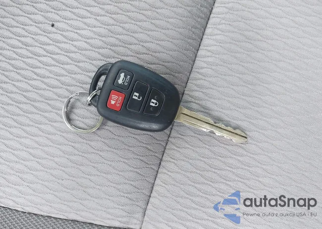 2T1BURHE3EC019219: 42647447