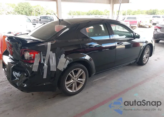 1C3CDZEGXCN117057: 42647485