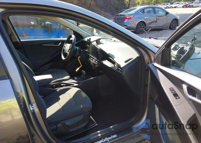 KNDCP3LE2P5070095: 42647501