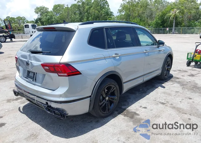 3VVCB7AX9PM105429: 42647552