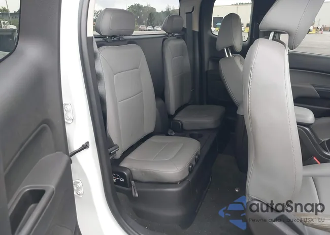 1GCHSBEA5G1278956: 42647575