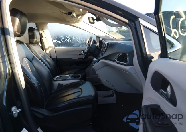 2C4RC1BG1PR606504: 42647652