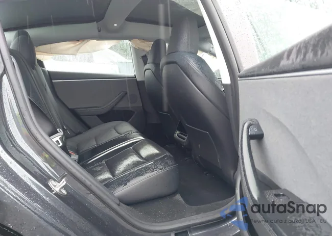 5YJ3E1EA8RF789566: 42647673