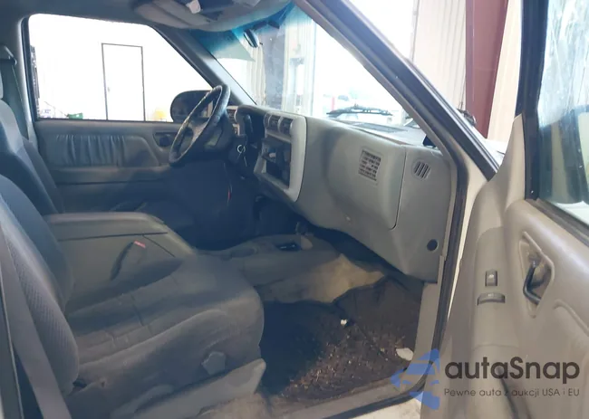 1GNDT13W0S2182537: 42647704