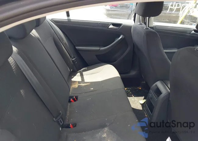 3VW267AJ9GM387224: 42647744