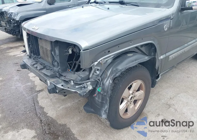 1C4PJMAK5CW130182: 42647058