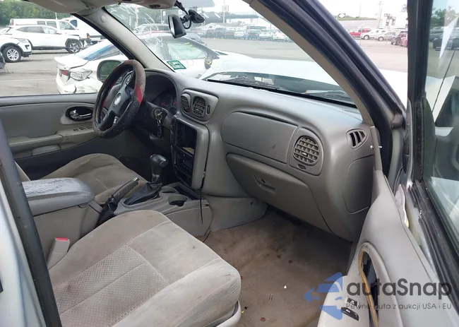 1GNDT13S572185745: 42647111