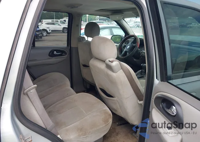 1GNDT13S572185745: 42647111