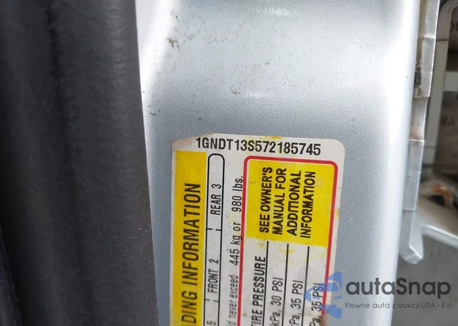 1GNDT13S572185745: 42647111