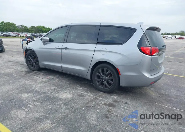 2C4RC1FG7LR134863: 42647166