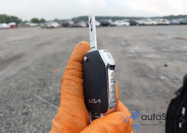 3KPF24AD5PE569134: 42648414