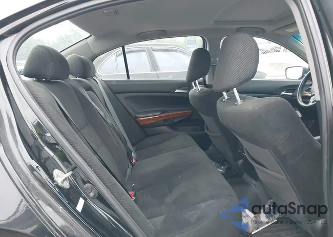 1HGCP2E77CA028100: 42648699