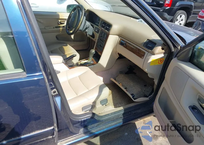 YV1LT56D2X2578895: 42648705