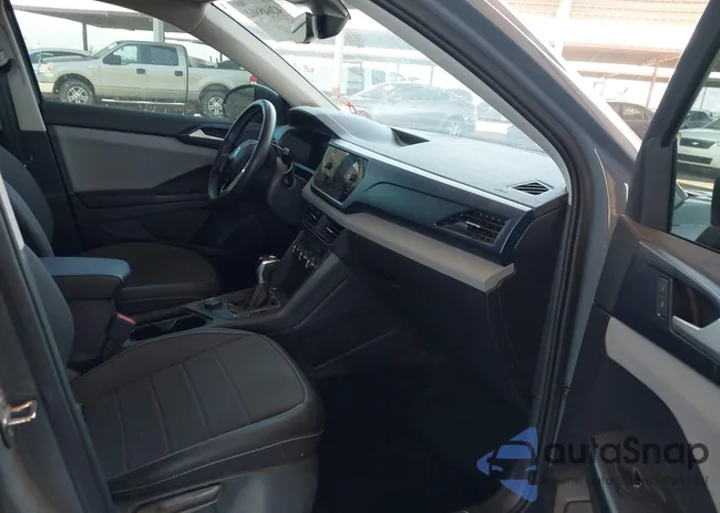 3VVPX7B27NM040695: 42648802