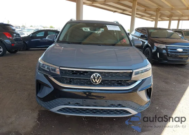 3VVPX7B27NM040695: 42648802