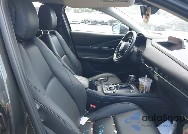 3MVDMBBL4MM258774: 42648883