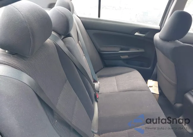 1HGCP2F30BA147858: 42648943